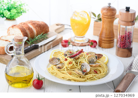 ボンゴレビアンコ ( あさりのパスタ料理 ) ボンゴレビアンコ ( あさりのパスタ料理 ) 127034969