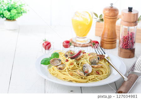 ボンゴレビアンコ ( あさりのパスタ料理 ) ボンゴレビアンコ ( あさりのパスタ料理 ) 127034981
