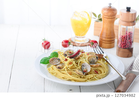 ボンゴレビアンコ （ あさりのパスタ料理 ） 127034982