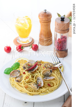 ボンゴレビアンコ （ あさりのパスタ料理 ） 127034984