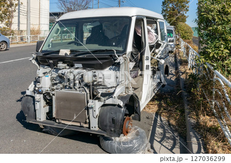 不法放置された自動車 不法放置された自動車 127036299