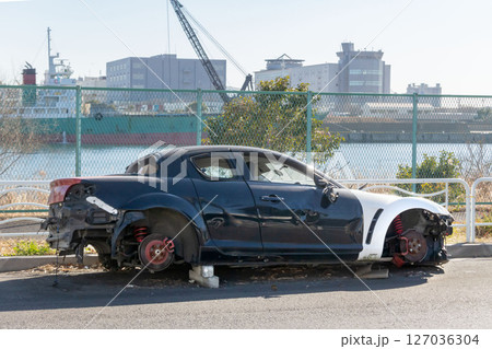 不法放置された自動車 不法放置された自動車 127036304