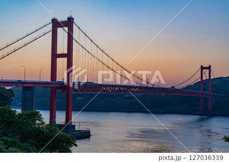 (長崎県)平戸大橋 夜明け (長崎県)平戸大橋 夜明け 127036339
