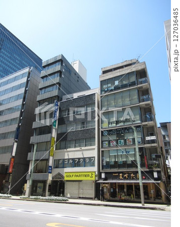 日本橋室町四丁目付近 127036485
