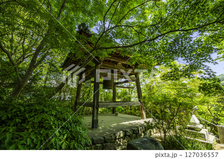 四国八十八箇所46番　浄瑠璃寺　鐘楼　愛媛県松山市 127036557
