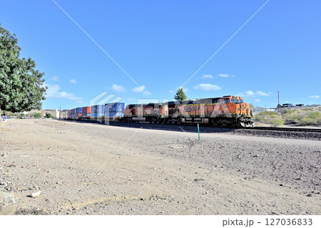 BNSF鉄道のダブルスタックトレイン 127036833