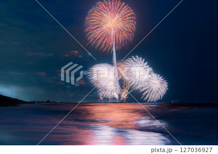 《神奈川県》茅ヶ崎サザン芸術花火2025 《神奈川県》茅ヶ崎サザン芸術花火2025 127036927