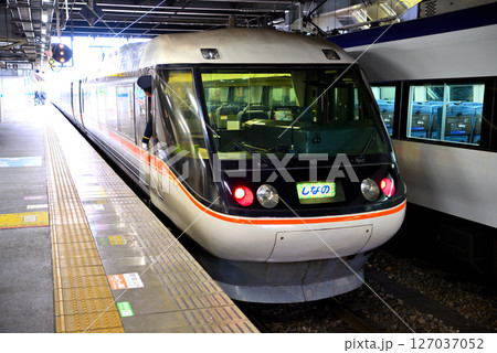 中部地方・松本駅・松本駅の特急ワイドビューしなの、名古屋と信州を結ぶ旅の人気列車・長野県松本市(4) 中部地方・松本駅・松本駅の特急ワイドビューしなの、名古屋と信州を結ぶ旅の人気列車・長野県松本市(4) 127037052