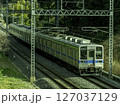 山の中を走る東武野田線 127037129