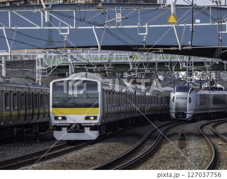 船橋を走る総武線の電車達 船橋を走る総武線の電車達 127037756