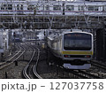 船橋の総武線と上を横切る京成線 127037758