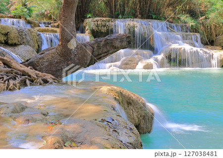 タート・クアンシーの滝 タート・クアンシーの滝 127038481