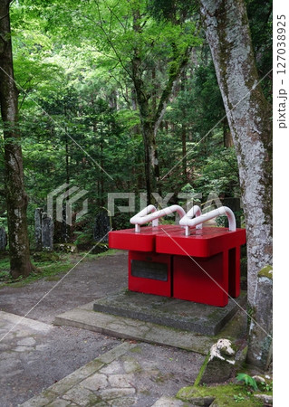 神奈川県南足柄市の大雄山最乗寺の初代大下駄の風景 神奈川県南足柄市の大雄山最乗寺の初代大下駄の風景 127038925