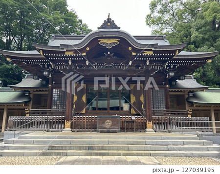 東京都杉並区の神社、荻窪八幡神社の拝殿です。 127039195