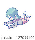 【商用利用可能！】21-くつろいで寝転がりながらスマホをいじる日本人女性のSDイラスト1 127039199