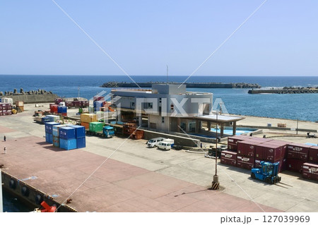 和泊港・沖永良部島(鹿児島県・和泊町) 和泊港・沖永良部島(鹿児島県・和泊町) 127039969