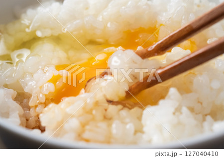卵かけご飯のイメージ　(写真素材) 127040410