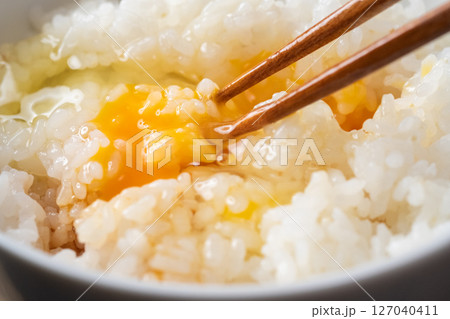 卵かけご飯のイメージ (写真素材) 卵かけご飯のイメージ (写真素材) 127040411