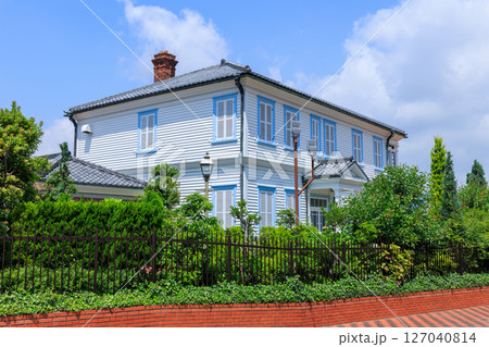 初夏の神戸みなと異人館 (兵庫県神戸市中央区) 127040814