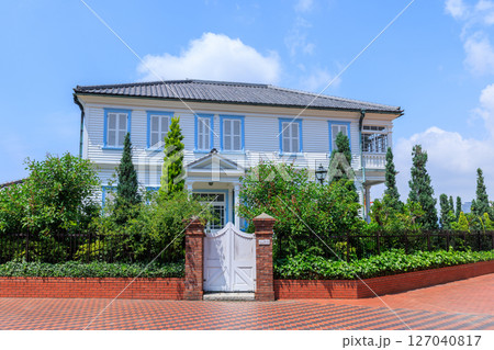 初夏の神戸みなと異人館 (兵庫県神戸市中央区) 127040817