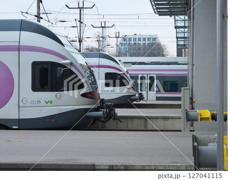 フィンランド　ヘルシンキ中央駅　5月の早朝 127041115