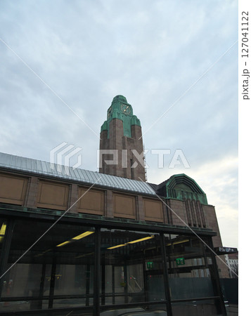 フィンランド　ヘルシンキ中央駅　5月曇り 127041122