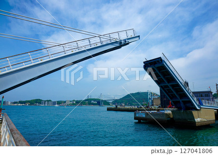 ブルーウィングもじ　はね橋　門司港レトロ 127041806