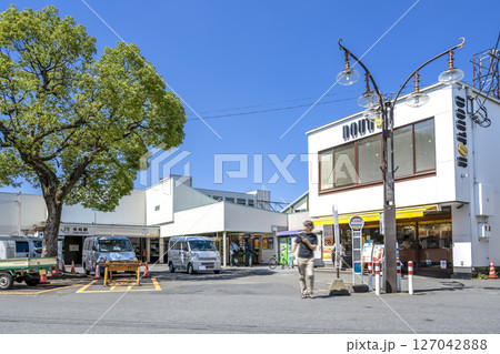 横浜市の都市風景　矢向駅 127042888