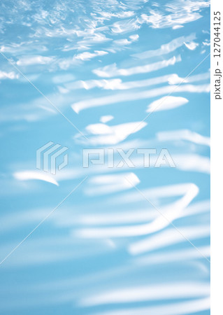 水面模様がつくる夏色のイメージ 127044125