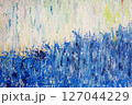 雨や海をイメージした青色の抽象画 127044229
