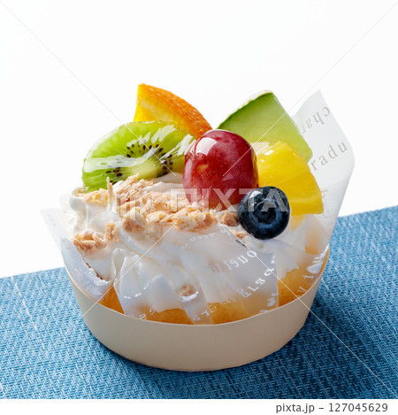 夏素材のフルーツケーキ 夏素材のフルーツケーキ 127045629