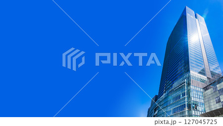 東京ミッドタウン八重洲 は 東京駅 八重洲口 の 大規模 複合 商業施設 【 東京都 の 風景 】 127045725