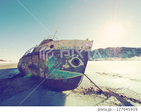 バイカル湖 青い氷 バイカル湖 青い氷 127045919