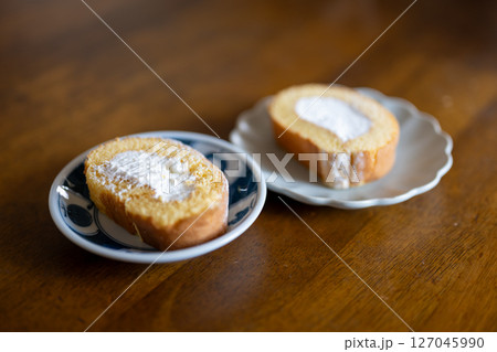 日本のとても美味しい手作りのロールケーキ 127045990