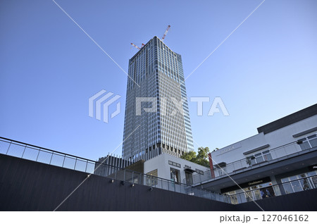 建設中の「ザ・ランドマーク名古屋栄」（2025年6月） 127046162