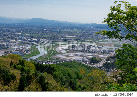 二上山公園(城山園地)から望む小矢部川蛇行 二上山公園(城山園地)から望む小矢部川蛇行 127046844