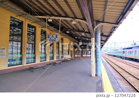 小樽駅のホーム 127047228