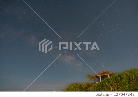 日本の鹿児島県の徳之島の美しい星空 127047245