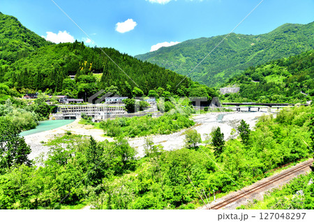 長野県小谷村 来馬温泉周辺を望む(長野県小谷村)【2025.6】 127048297