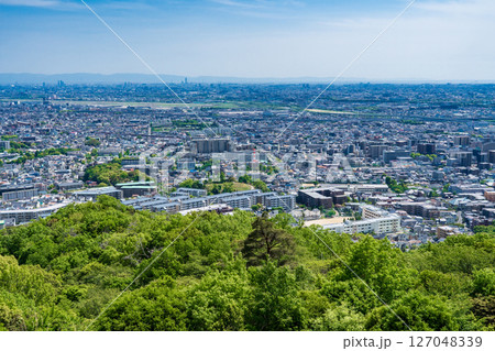 大阪府池田市の五月山から見渡す大阪平野部 大阪府池田市の五月山から見渡す大阪平野部 127048339
