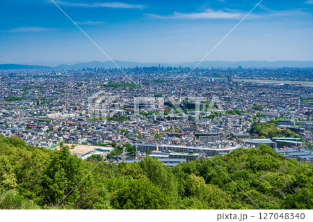 大阪府池田市の五月山から見渡す大阪平野部 大阪府池田市の五月山から見渡す大阪平野部 127048340