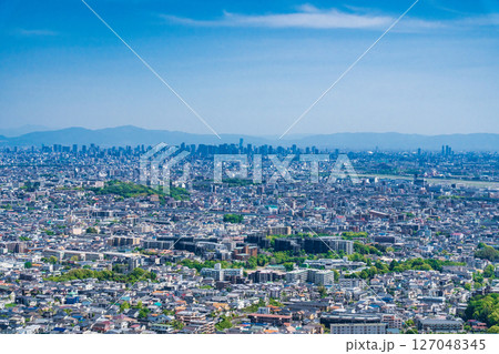 大阪府池田市の五月山から見渡す大阪平野部 127048345