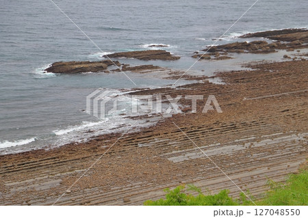 曇り空 海 鬼の洗濯板 日南海岸 曇り空 海 鬼の洗濯板 日南海岸 127048550