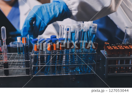 scientist working at the laboratory scientist working at the laboratory 127053044