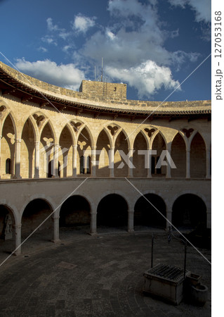 スペインバルセロナ付近にあるマヨルカ島のきれいな街並み 127053168