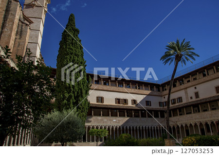 スペインバルセロナの近くのマヨルカ島の風景 127053253