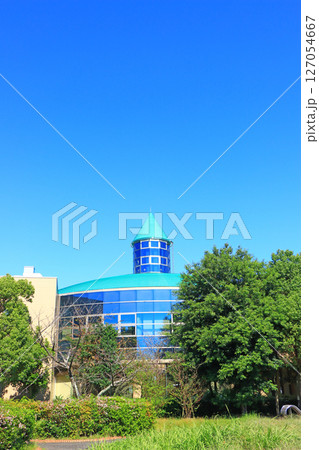 愛知県愛西市、愛西市中央図書館の風景 127054667