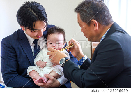 お食い初め　百日祝い 127056939