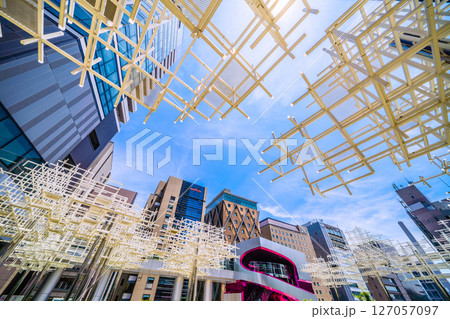 日本の東京都市景観　渋谷サクラステージ・にぎわいSTAGEやビル群などを望む 127057097