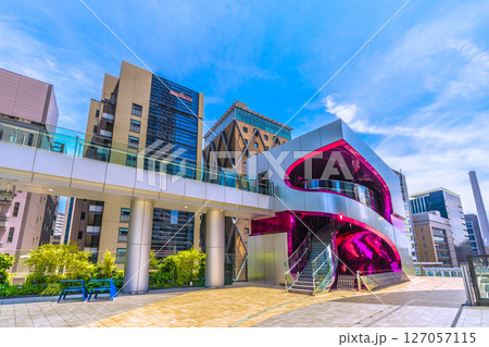 日本の東京都市景観　渋谷サクラステージ・にぎわいSTAGEやビル群などを望む 127057115